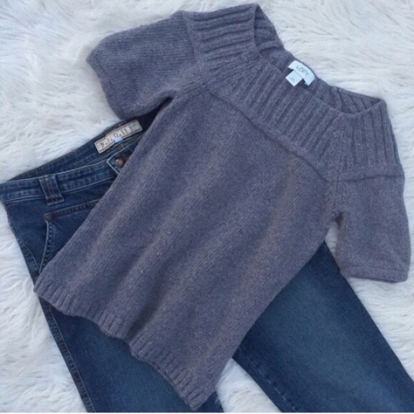 LOFT Sweaters - Gray short-sleeved sweater from LOFT